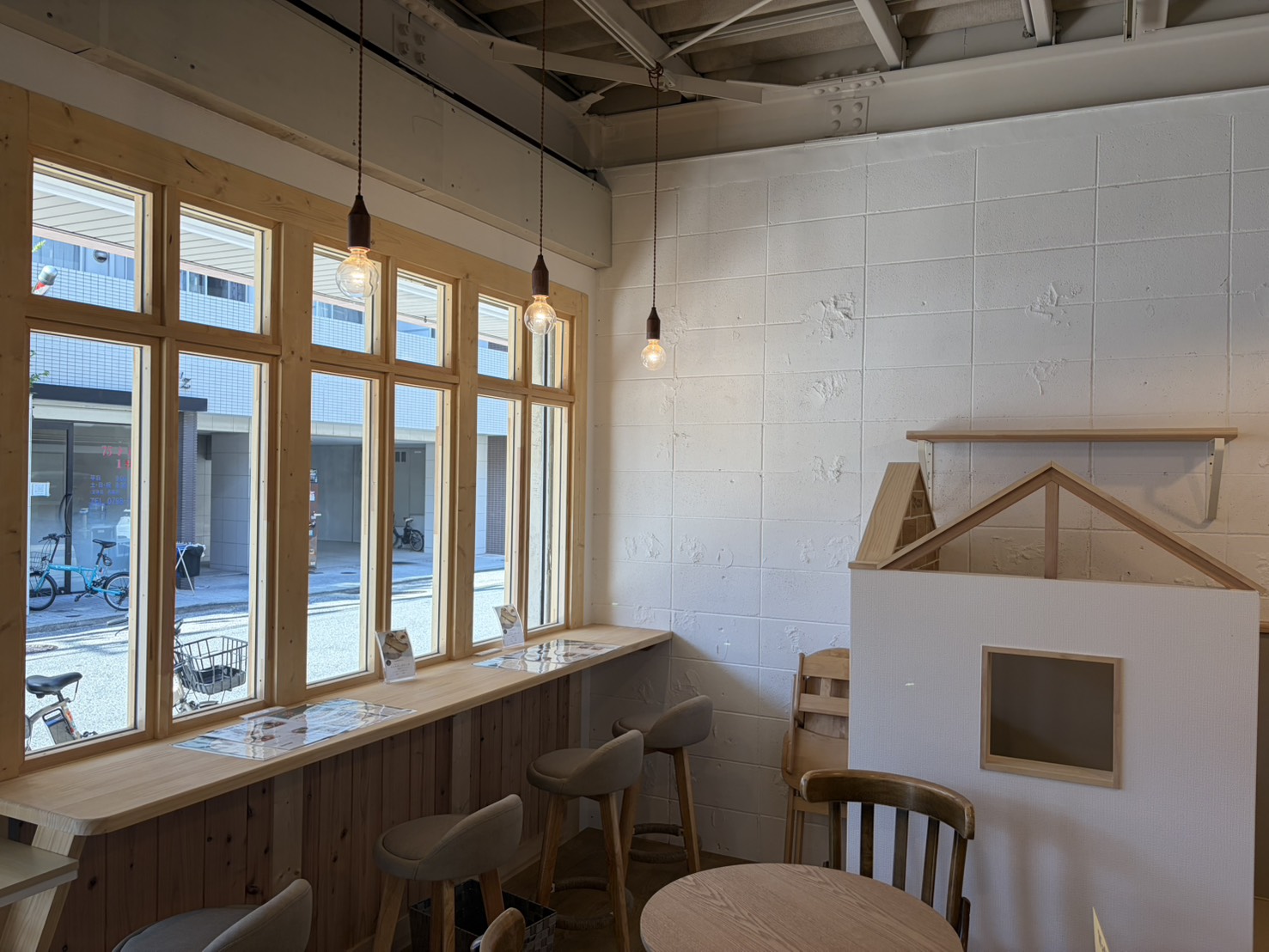 waffleひいらぎの店内